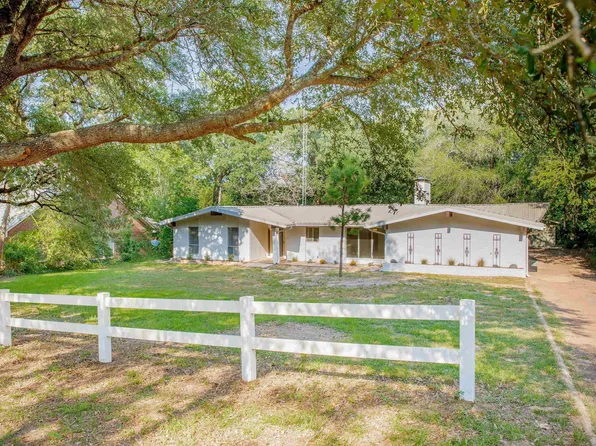 439 N Lone Star Ln, Lindale, TX 75771