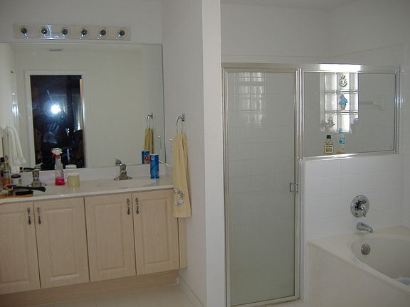 2nd image of 5524 Azalea Cir