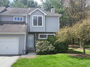 11 Black Briar Ln, Wayne, NJ 07470