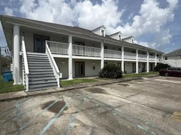 76 Carriage Ln, Destrehan, LA