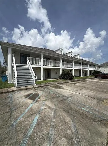 76 Carriage Ln #7 Photo 1