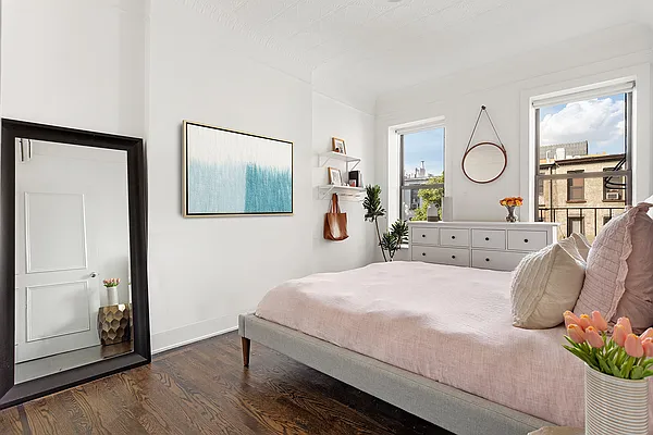 Sold by Compass | media 4