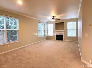 709 Springtree Ln, West Linn, OR 97068