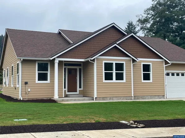 195 Santiam Pointe Loop NE, Mill City, OR 97360