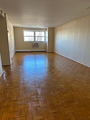 5th image of 300 8th Ave APT 2B