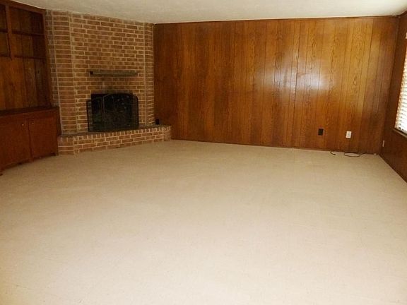 2nd image of 2709 Crane Dr