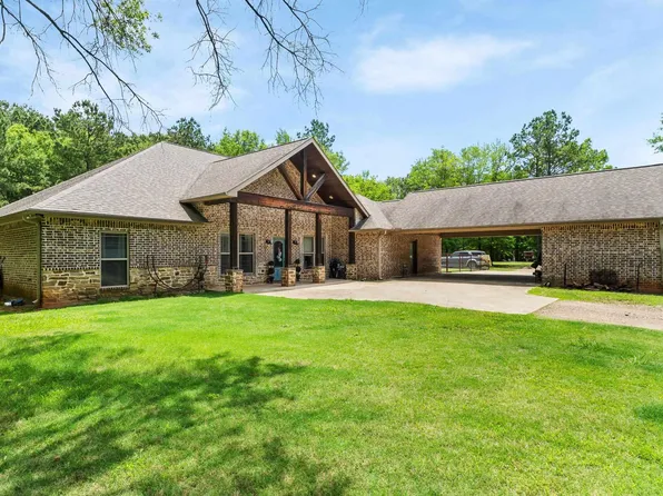 1242 County Road 2108, Hooks, TX 75561