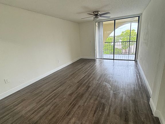 2nd image of 19499 NE 10th Ave #2
