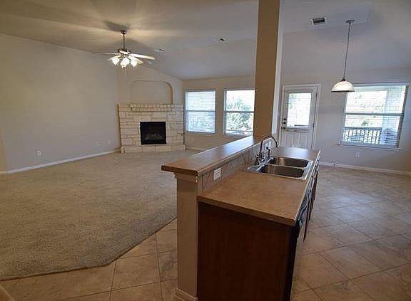 5th image of 150 Canterbury Dr