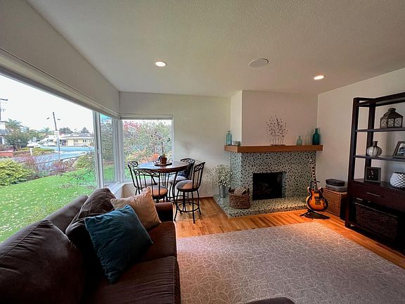 4th image of 618 Burlingame Ave