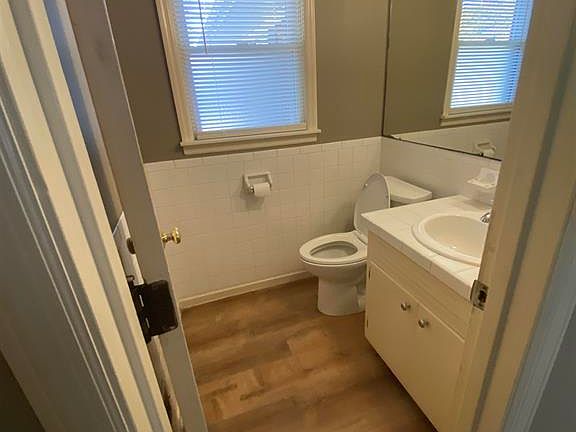 5th image of 4203 Hawthorne Dr