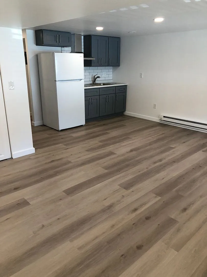 125 Lockart Plz — Photo 2