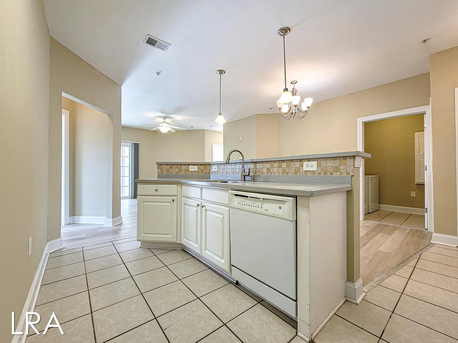2 bed, 1140 sqft, $1,650 — Photo 3