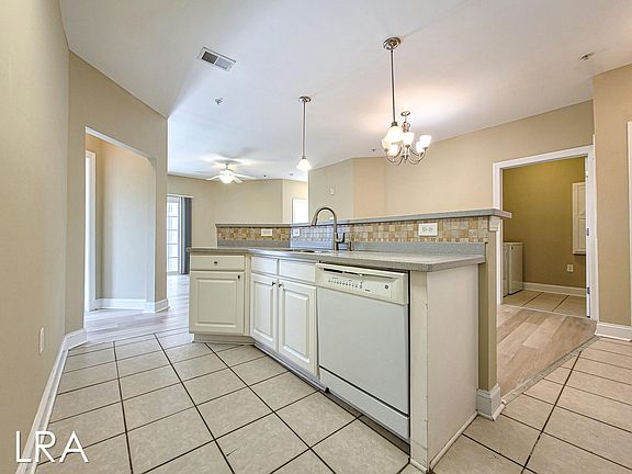 5th image of 100 Gateway Dr #130