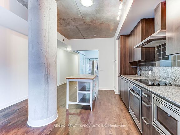 5th image of 15 Beverley St #304