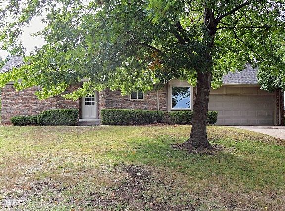 New roof 2012, new heater 2010