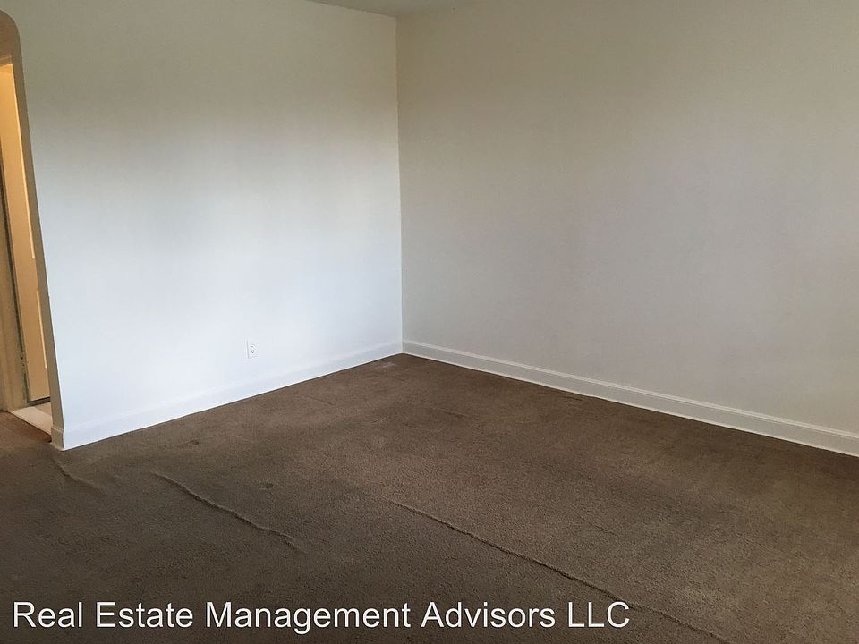 2nd image of 1306 Passmore St