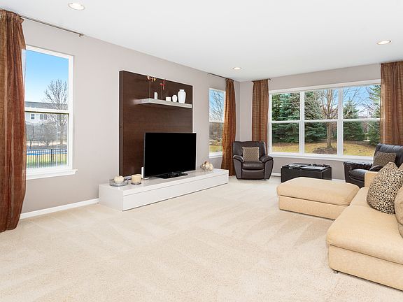 4th image of 2652 Retreat Cir
