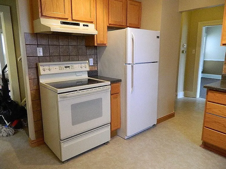 115 E Riverside Dr — Photo 21