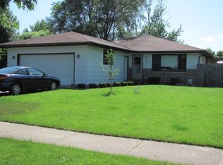 933 Knollside Rd, New Lenox, IL 60451