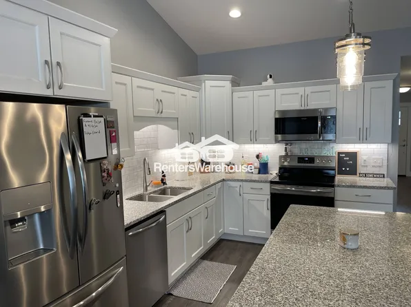 4941 Field Crest Ln, Eau Claire, WI 54701