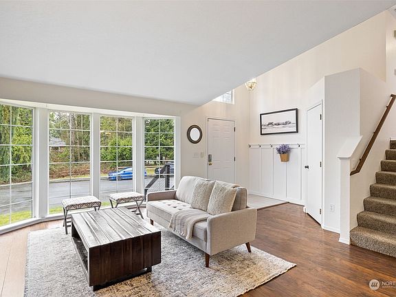 4th image of 5411 73rd Avenue NE