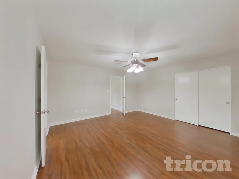 284 Woodfield Dr — Photo 6