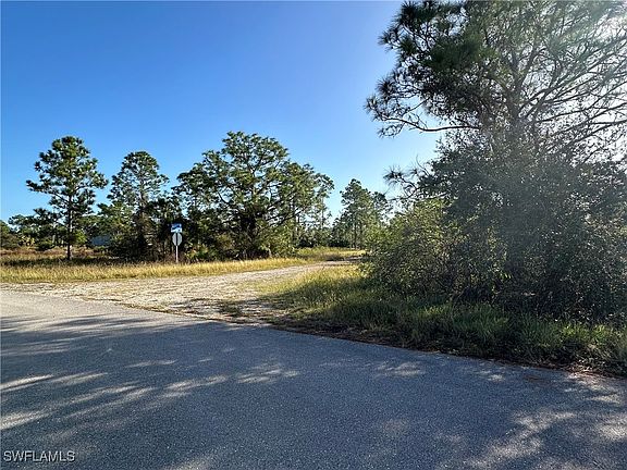 3rd image of 848 Aldrich St E