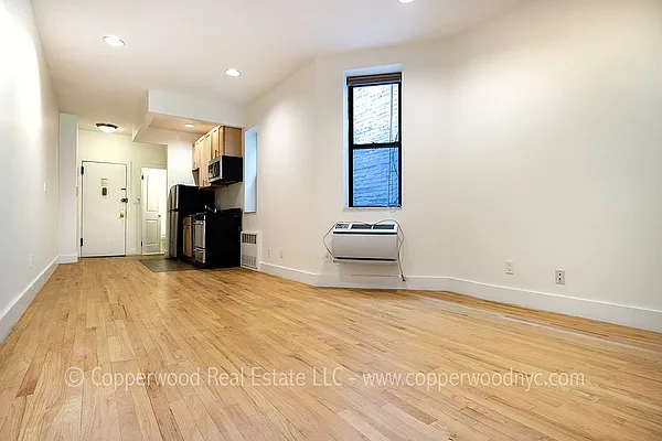 Rented by Copperwood Real Estate | media 23