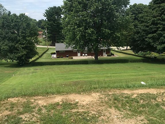 5th image of 29 Hickory Dr
