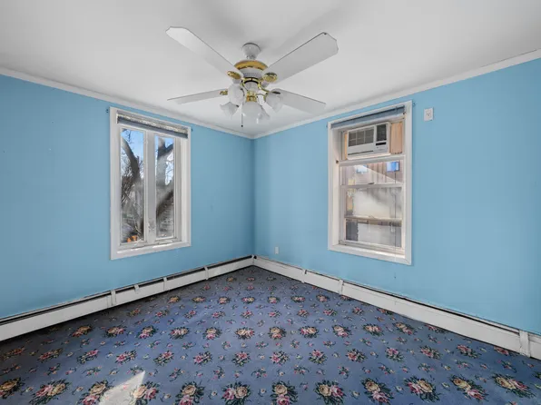 6660 Ridge Boulevard image 10 of 21