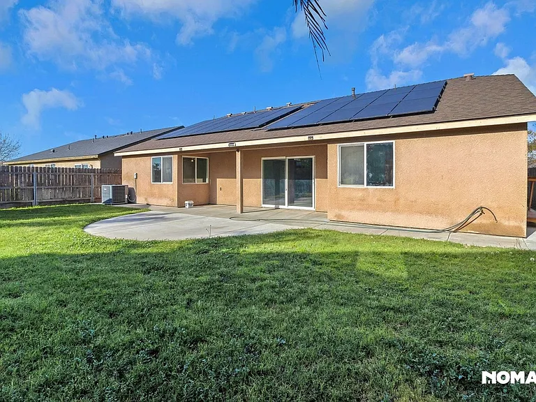 530 Hall St — Photo 27