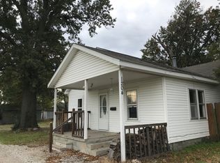 1204 E Walnut St, Columbus, KS 66725