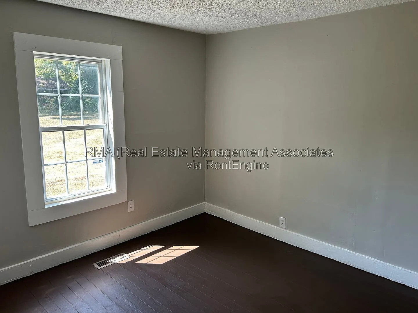 2 bed, 1.0 bath, 672 sqft, $950 — Photo 4