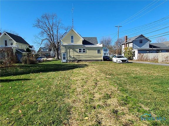 3rd image of 722 S Main St