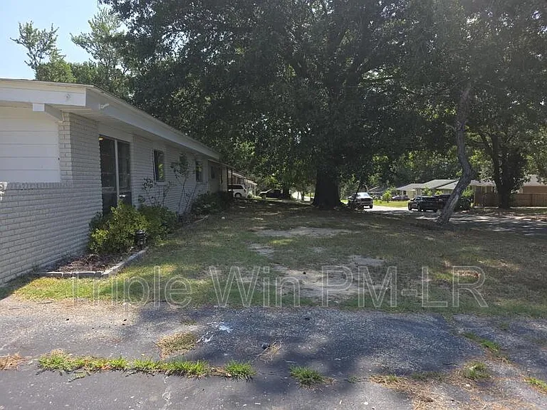 1516 Gregory St — Photo 35