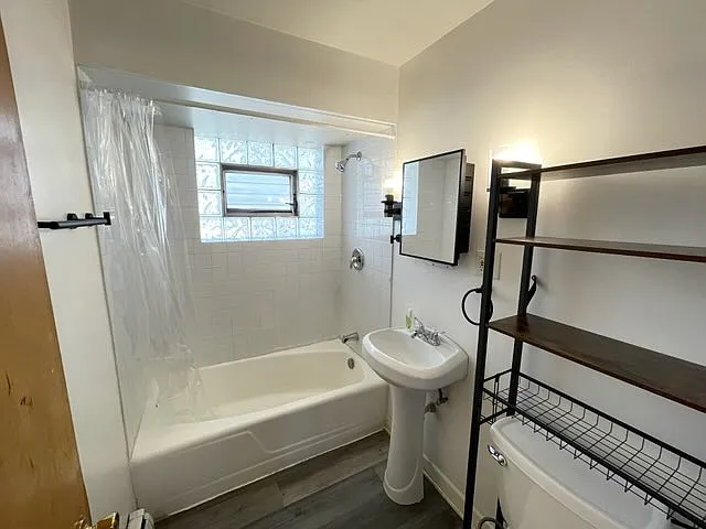 9437 Burlington Ave #3 — Photo 21