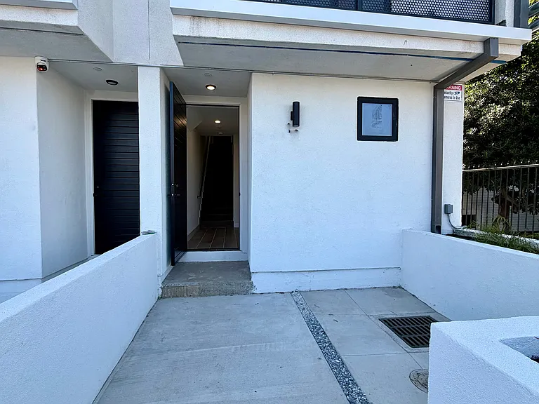 1053 Dewey Ave #3 — Photo 16