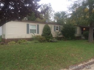 417 Red Bird St, Troy, IL 62294
