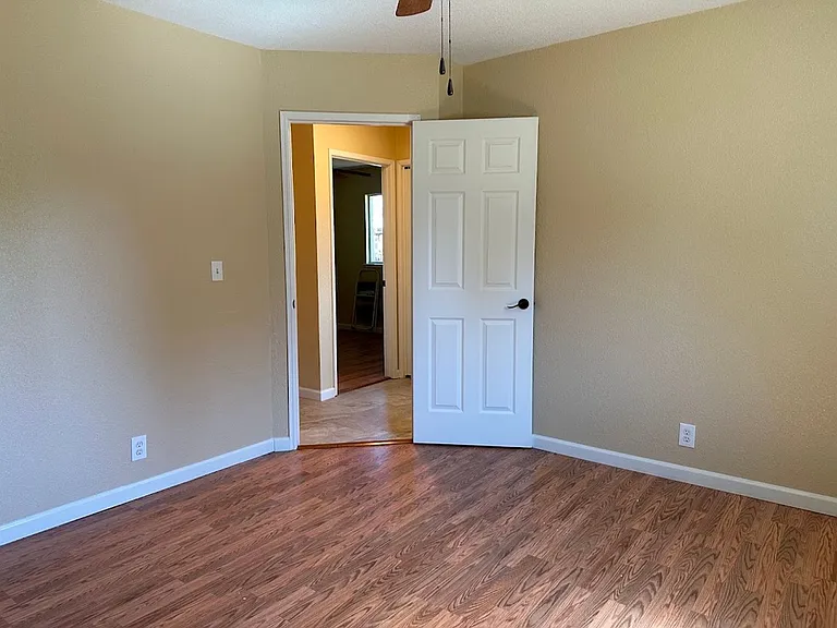 3735 Rhonda Rd — Photo 12
