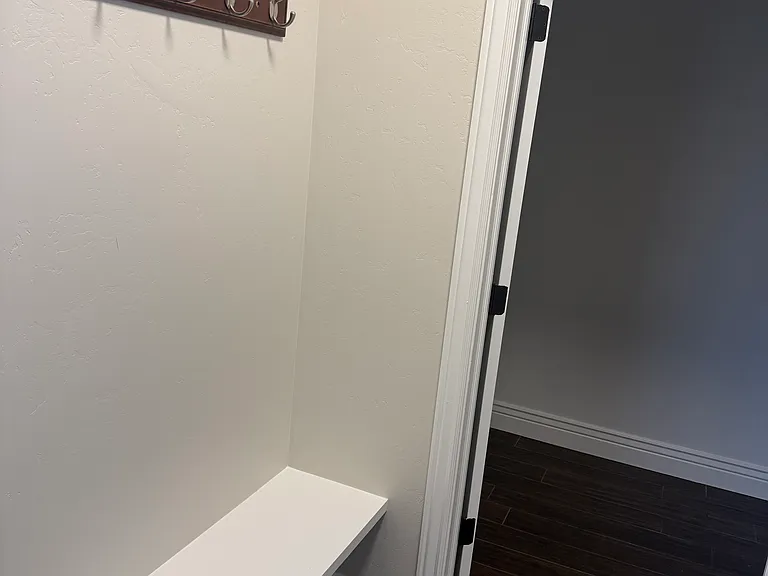 587 N Hills Ct — Photo 28