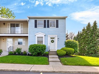 1 Southfield Dr, Webster, NY, 14580