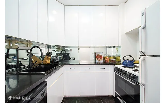 Sold by Douglas Elliman | media 4