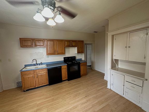 3rd image of 2801 Lafayette St #1/2