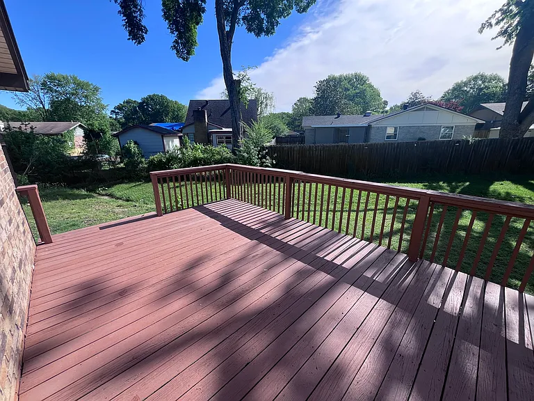 113 Cornwall Ct — Photo 17