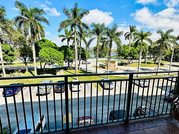 4th image of 9300 Fontainebleau Blvd #E303