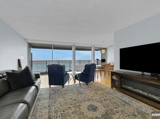 3 Horizon Rd APT 1002, Fort Lee, NJ 07024