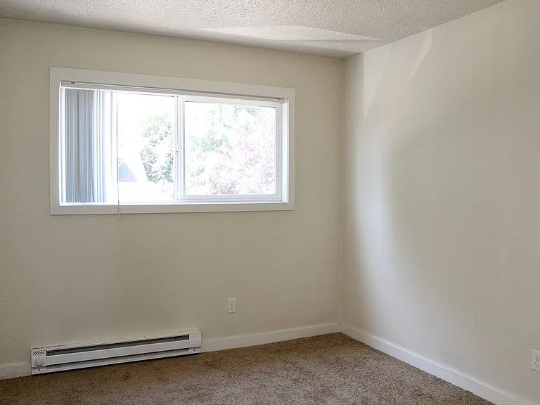 9222 N Lombard St — Photo 48