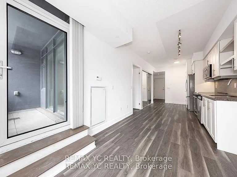 525 Adelaide St W #217 — Photo 8