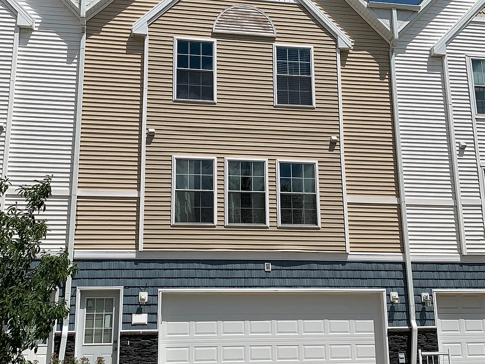 1145 SE Village View Ln